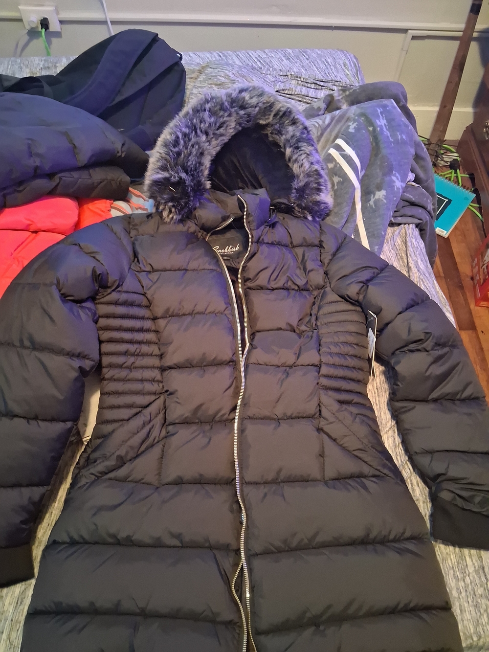 Austin Reed Women's Black Quilted Hooded Puffer with Faux Fur Trim